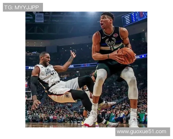 字母哥再创辉煌生涯第157次30分10板5助追平贾巴尔并列历史第一