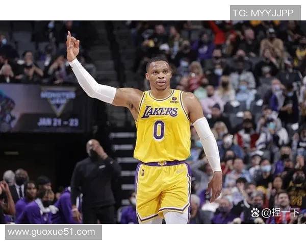 沃西谈东契奇：他是关键球员但团队配合同样重要